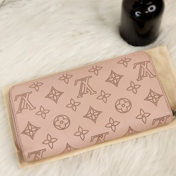 TN2139 - Louis Vuitton Mahina Zippy Wallet - Picture 3 of 9